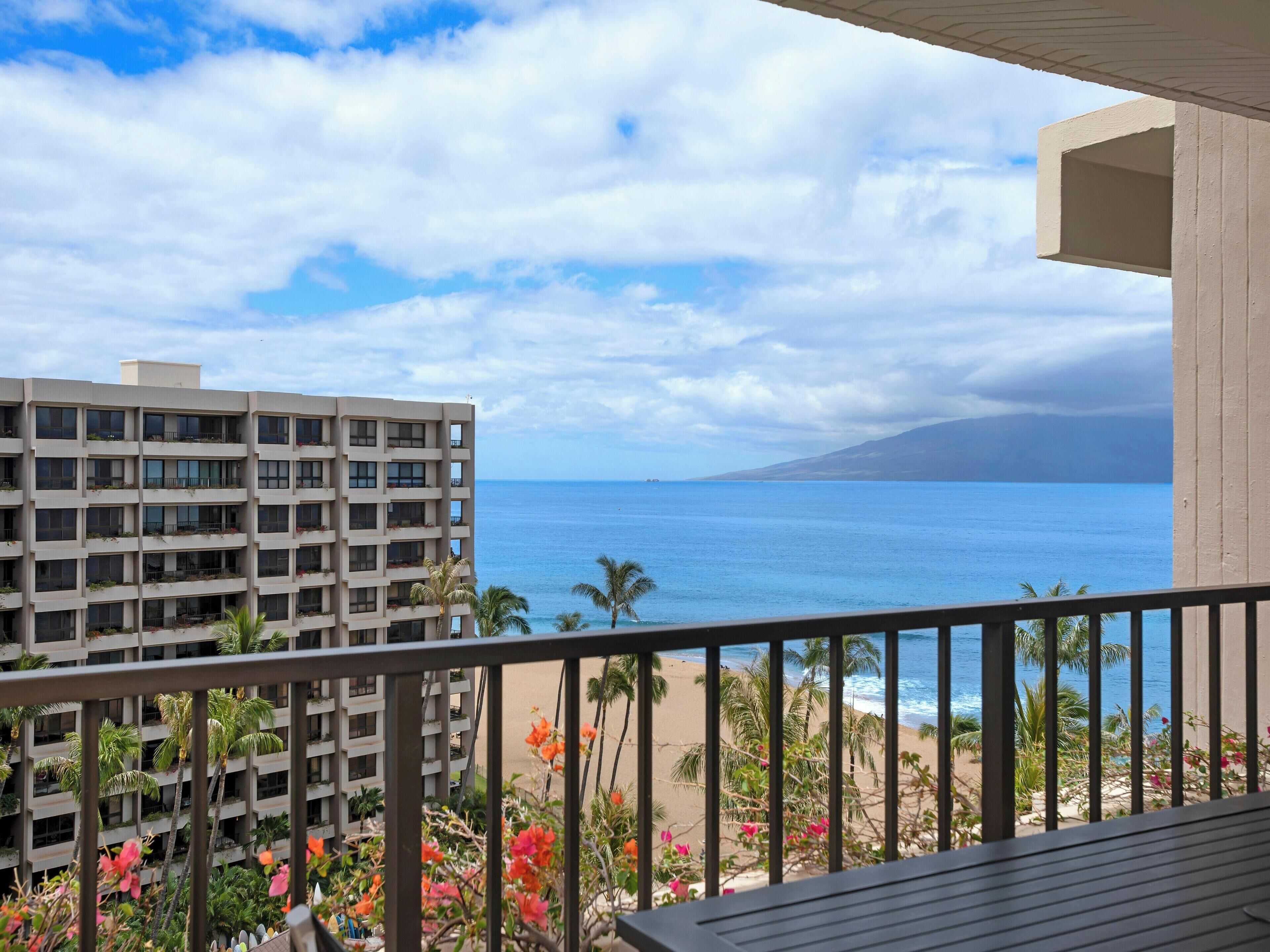 Condo, 2 Bedrooms, Ocean View (1104) | Front of property