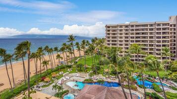 Näkymä rannalle/valtamerelle