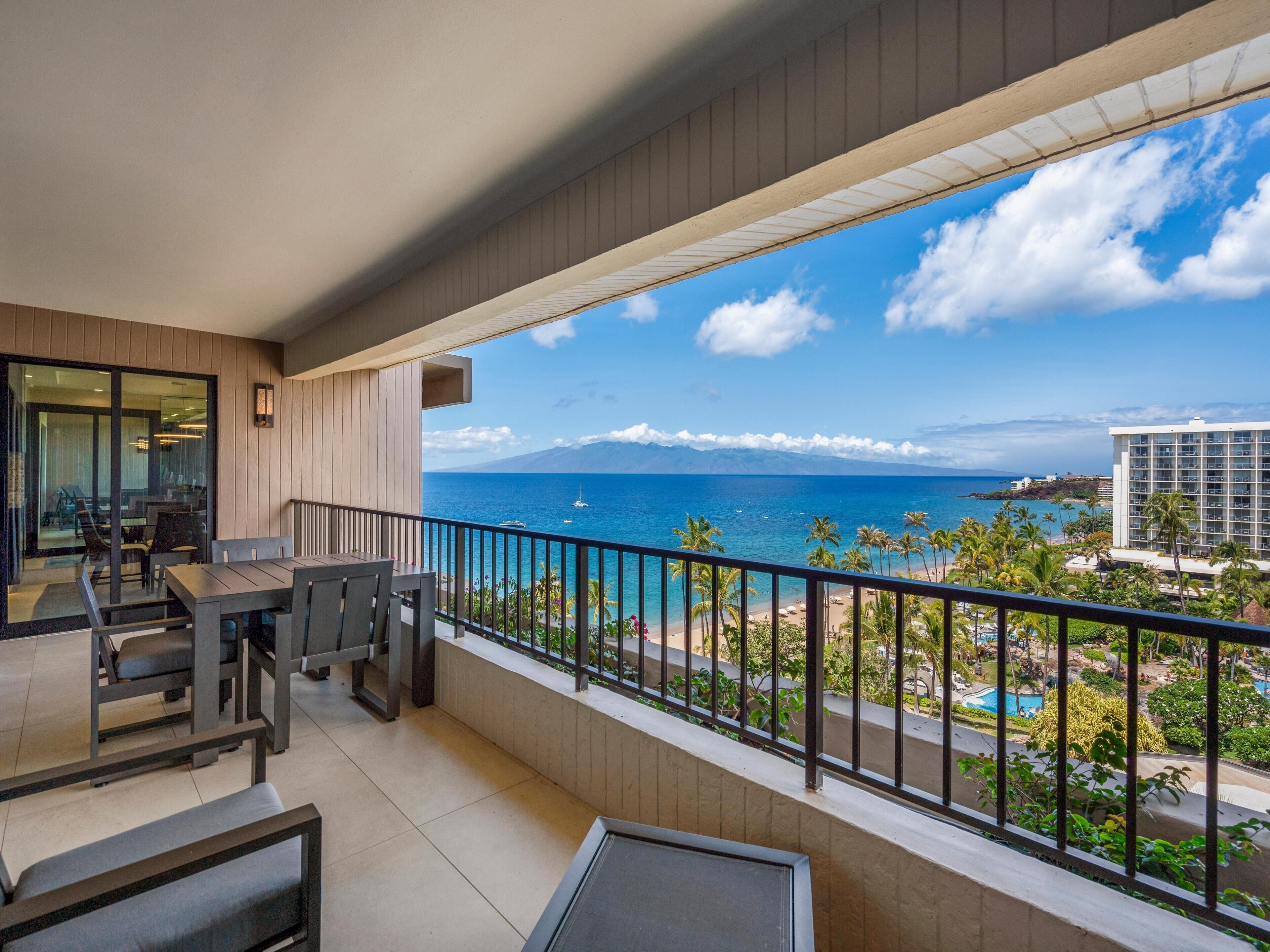 Condo, 2 Bedrooms, Ocean View (1103) | Front of property