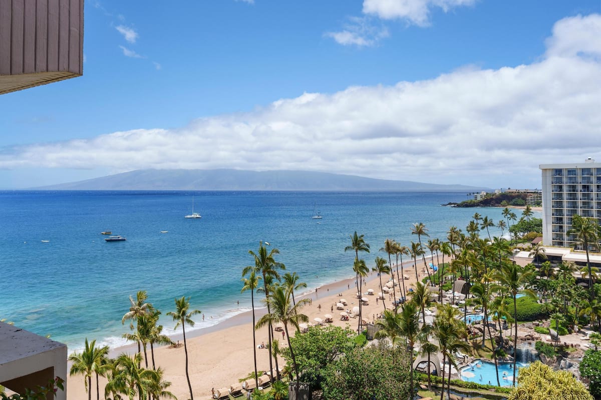 Condo, 2 Bedrooms, Ocean View (1113) | Front of property