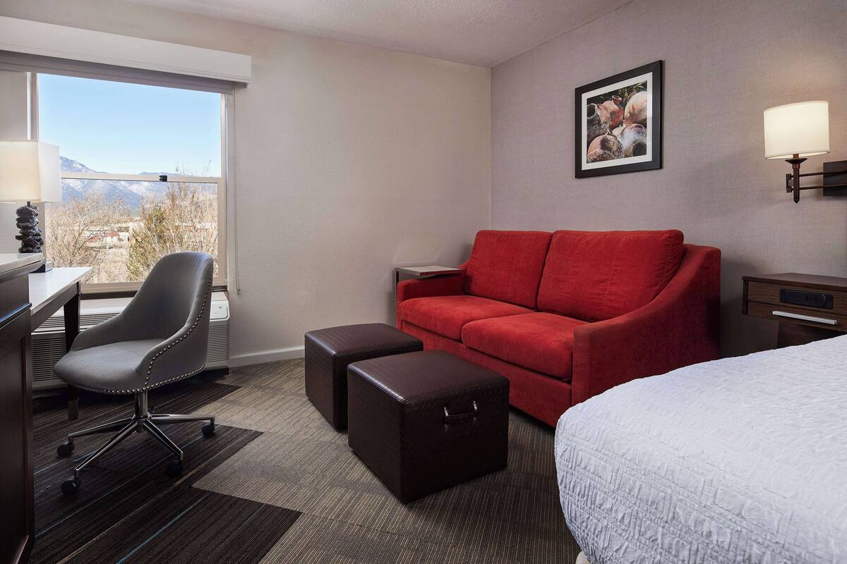 42-inch lcd tv with cable channels, tv