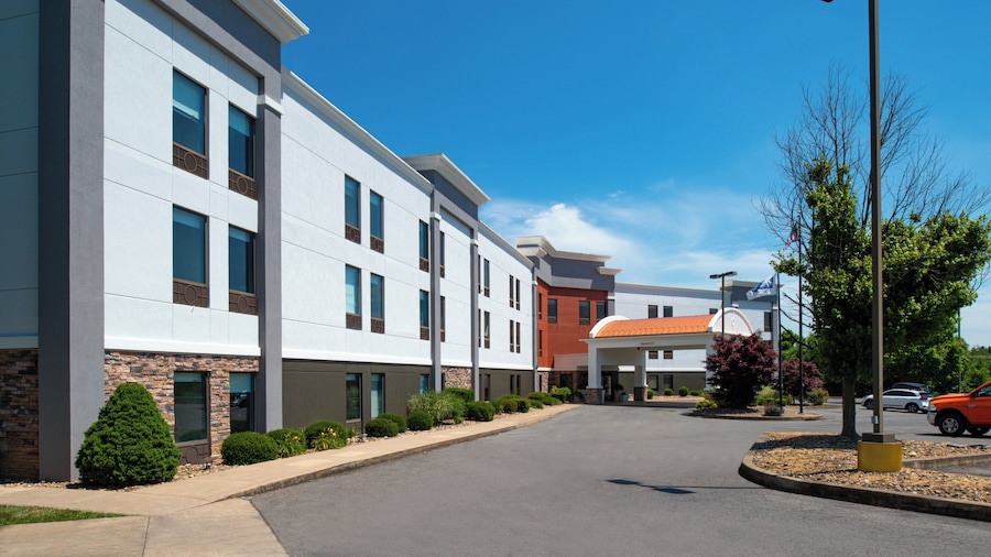 Holiday Inn Express Lewisburg/New Columbia by IHG