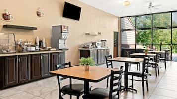 Free daily continental breakfast