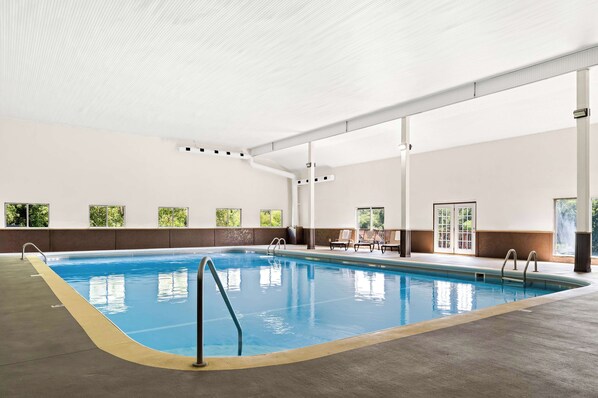 Una piscina cubierta