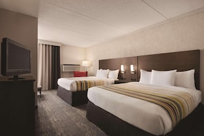 Suite, 2 Queen-Betten, Nichtraucher | Schreibtisch, Verdunkelungsvorhänge, schallisolierte Zimmer