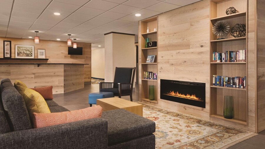 Country Inn & Suites by Radisson, Mt. Pleasant-Racine West, WI