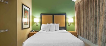 เอ็กซ์เทนเด็ดสเตย์ อเมริกา สวีท สนามบินแคนซัสซิตี้ ทิฟฟานี เอสพีอาร์