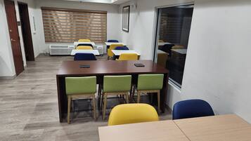 Desayuno bufé gratuito y diario