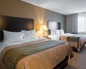 Chambre Standard, 2 grands lits, non-fumeur | Fer et planche à repasser, lit de bébé (gratuit)