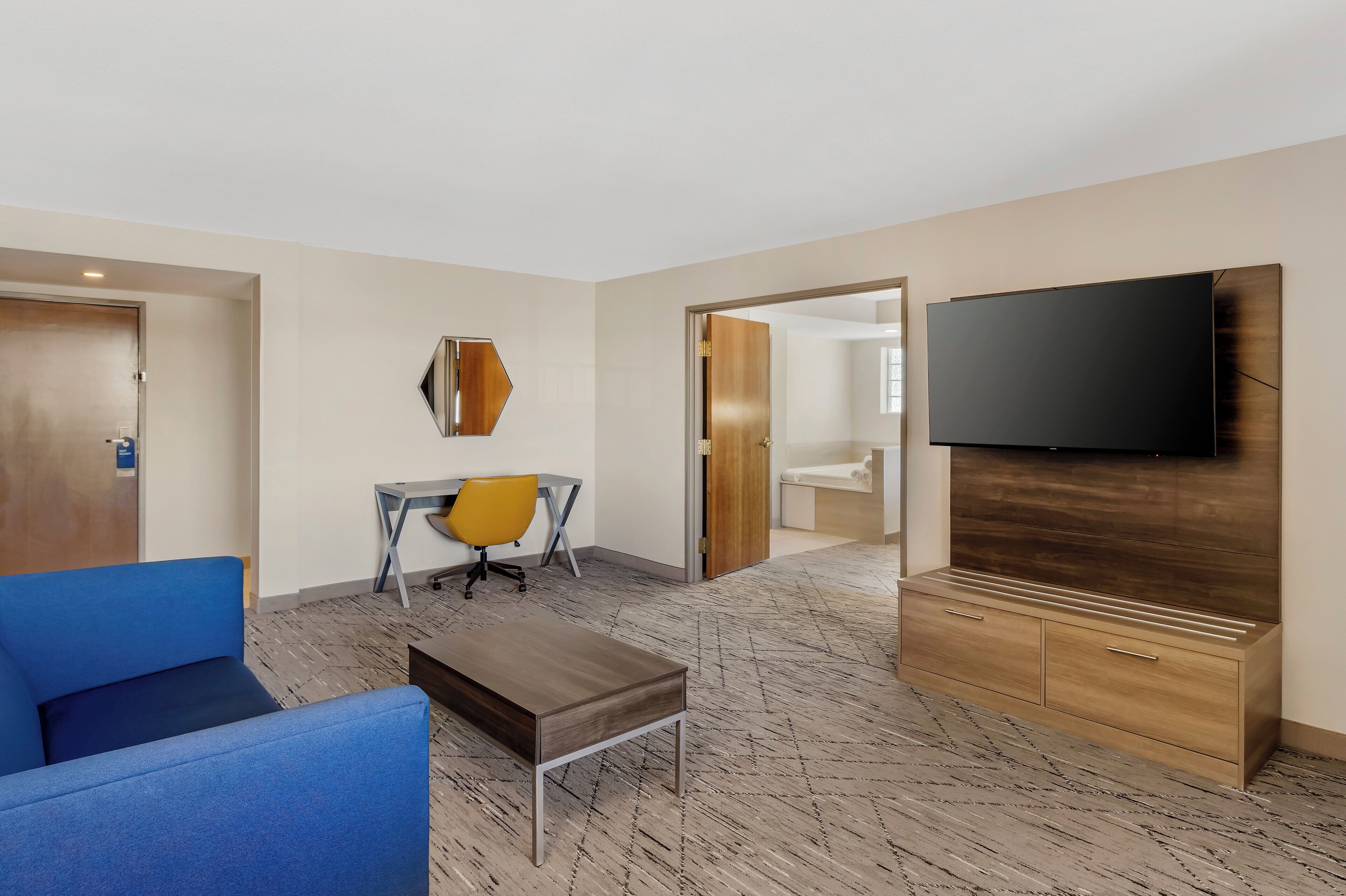 suite, 1 king bed with sofa bed, balcony (whirlpool) | in-room safe, desk, blackout curtains, iron/ironing board