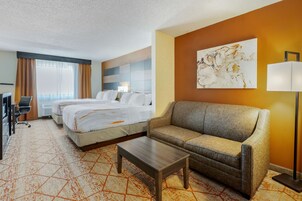 Escritorio, tabla de planchar con plancha, cunas gratuitas