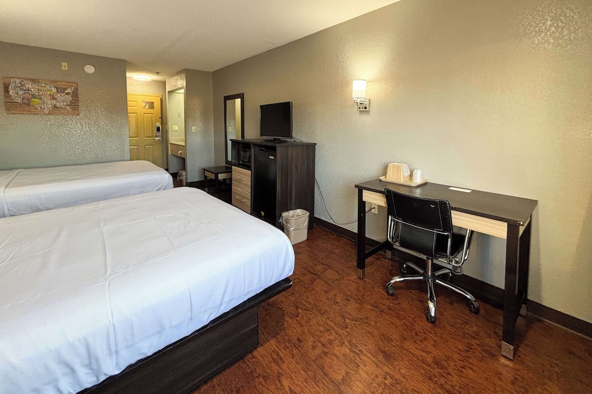 Skrivebord, strykejern/-brett, wi-fi (inkludert) og sengetøy