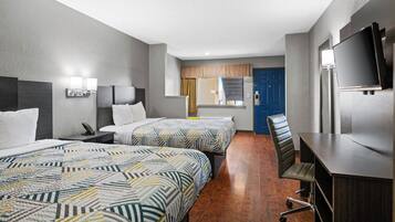 Skrivebord, strykejern/-brett, wi-fi (inkludert) og sengetøy