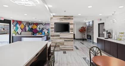 Motel 6 Prattville, AL