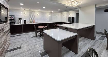 Motel 6 Prattville, AL