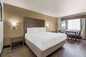 Premium bedding, individually decorated, individually furnished, desk