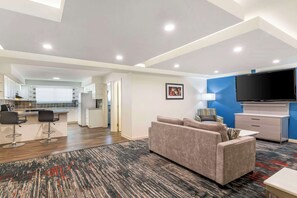 Suite, 1 King Bed, Non Smoking (Full Kitchen) | Desk, laptop workspace, iron/ironing board, Internet