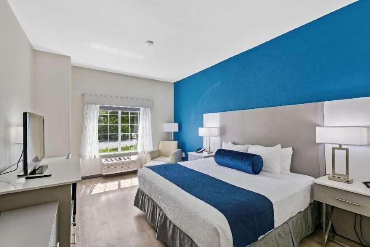 1 bedroom, desk, laptop workspace, iron/ironing board