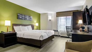 Standard Room, 1 Queen Bed, Non Smoking | Desk, blackout drapes, soundproofing, iron/ironing board