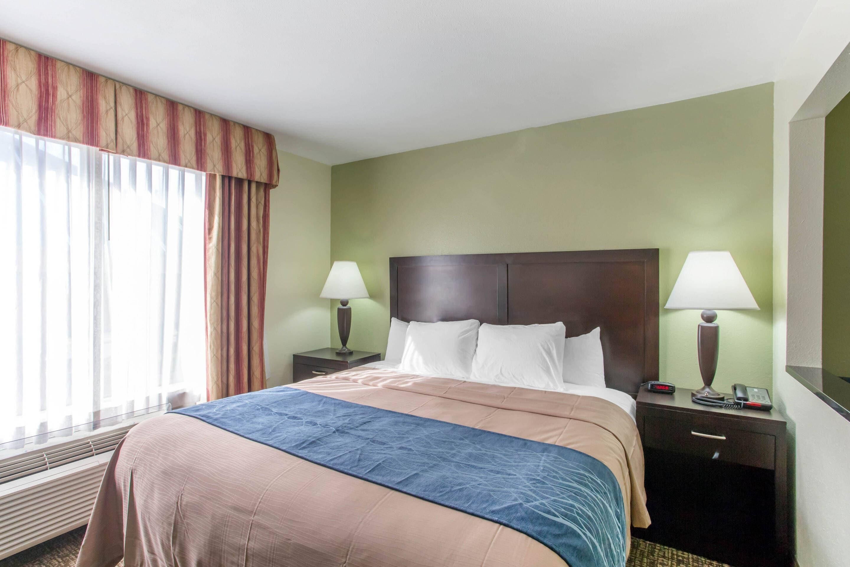 Suite, 1 King Bed, Non Smoking | In-room safe, desk, soundproofing, iron/ironing board