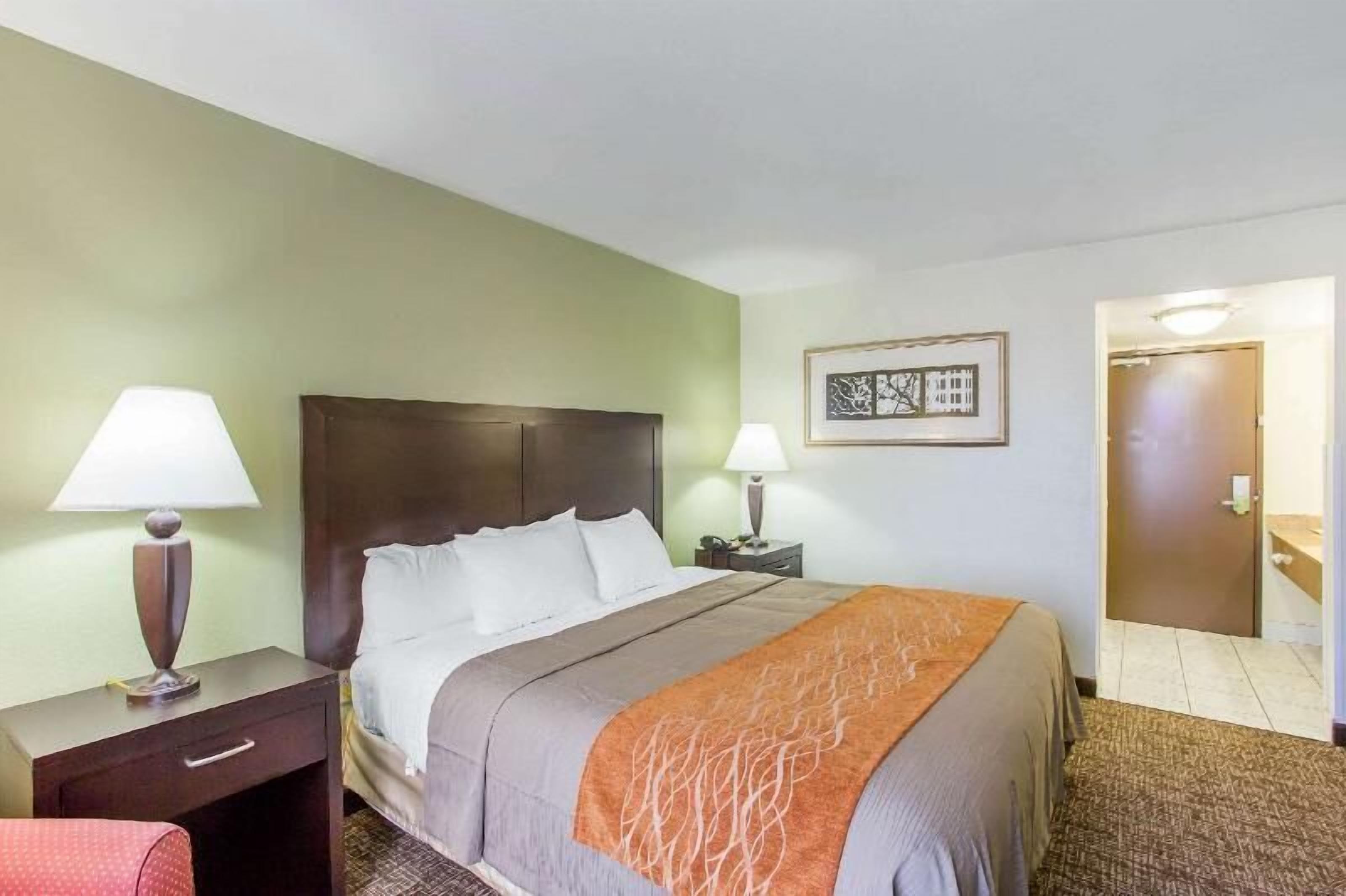 In-room safe, desk, soundproofing, iron/ironing board