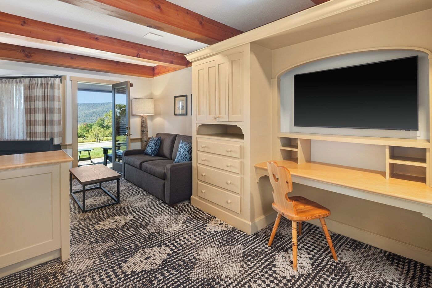 Salzburg Suite | Desk, blackout drapes, iron/ironing board, bed sheets