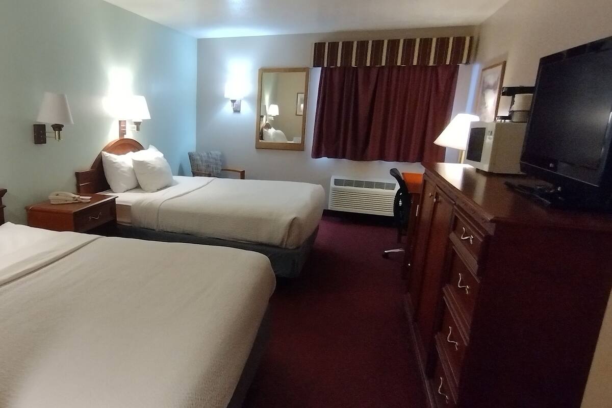 In-room safe, desk, soundproofing, cribs (free)