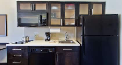 Sonesta Simply Suites Houston CityCentre I-10 West