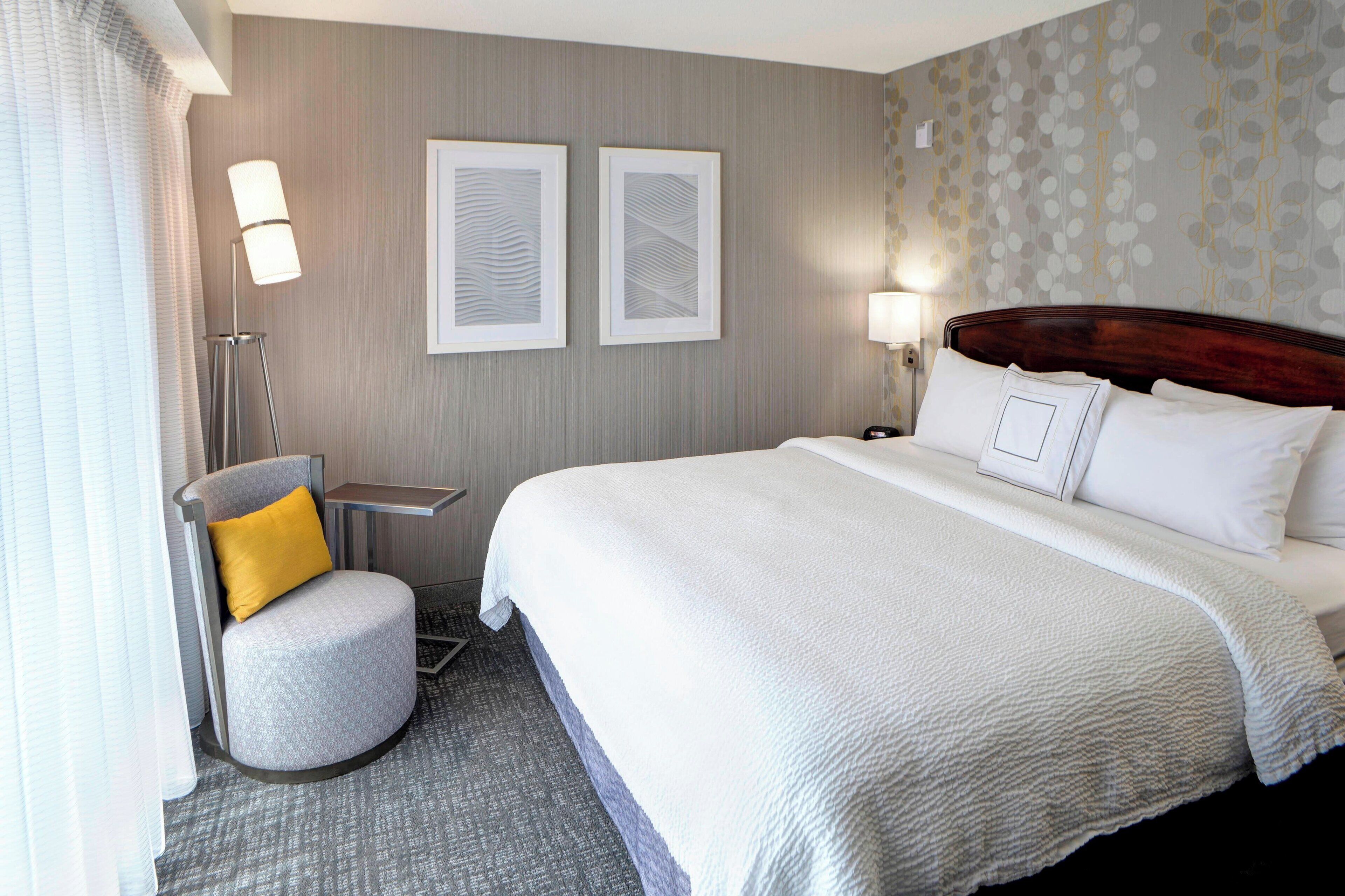 suite, 1 bedroom | 1 bedroom, hypo-allergenic bedding, in-room safe, desk