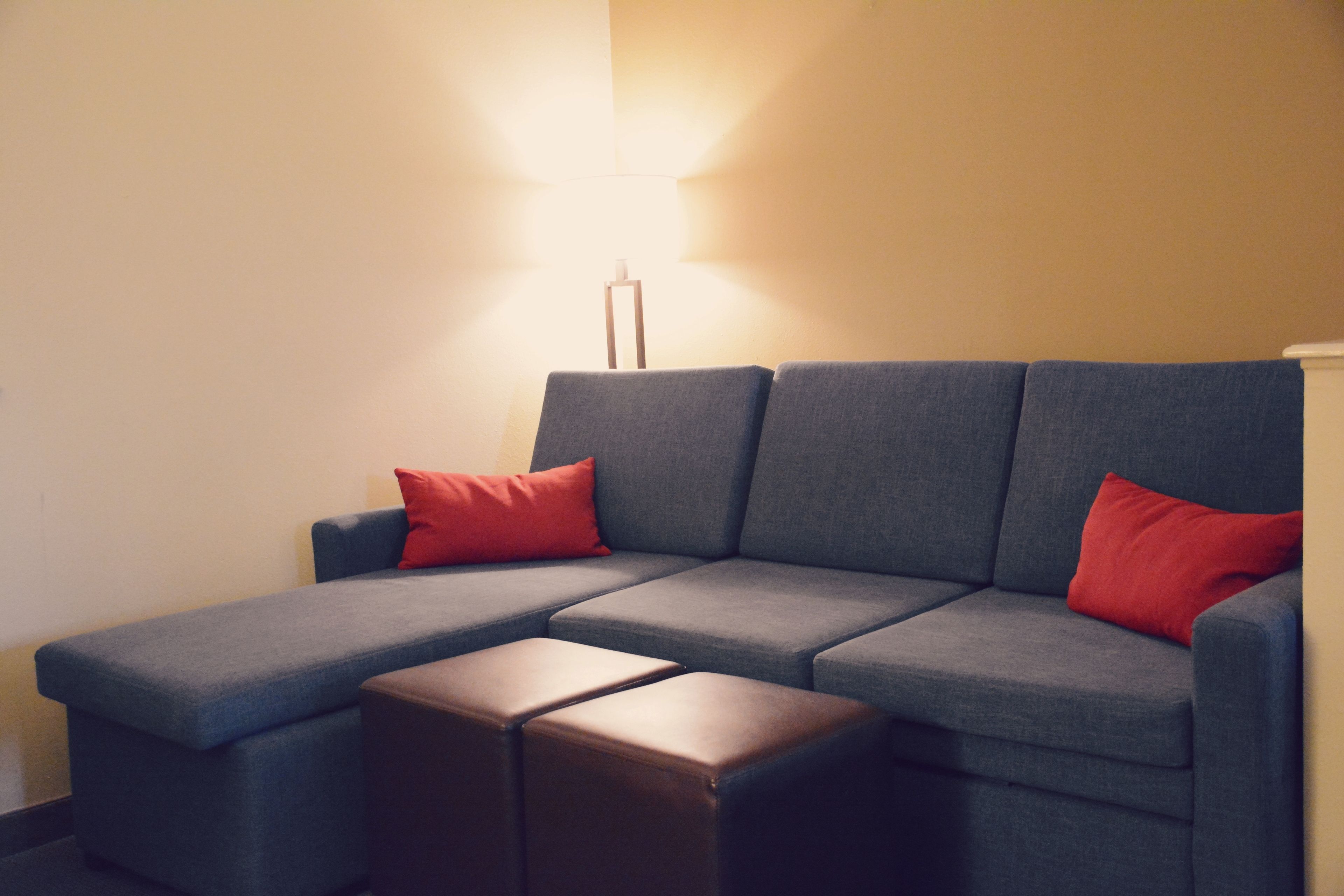 flat-screen tv, pay films