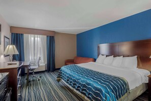 Suite Junior, 1 Tempat Tidur King, Bebas Asap Rokok | Meja kerja, ruang kerja ramah laptop, dan tirai kedap cahaya