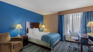 Standard Room, 1 Double Bed, Non Smoking | Desk, laptop workspace, blackout drapes, iron/ironing board