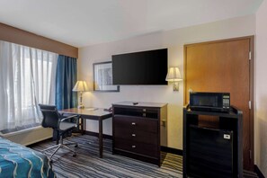 Standard Room, 1 Double Bed, Non Smoking | Desk, laptop workspace, iron/ironing board, free cots/infant beds