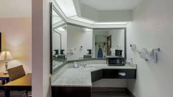 Executive Suite, 1 King Bed, Non Smoking | Desk, laptop workspace, blackout drapes, iron/ironing board