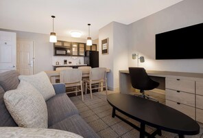 1 bedroom, desk, laptop workspace, blackout drapes