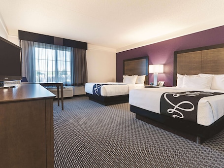 Room, 2 Double Beds, Non Smoking | Premium bedding, desk, iron/ironing board, free cribs/infant beds. La Quinta Inn & Suites by Wyndham Grand Junction