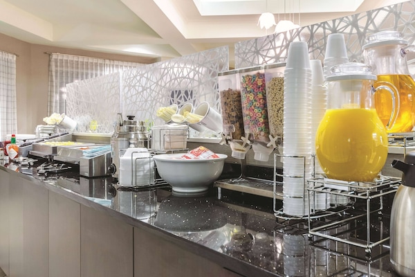 Free continental breakfast