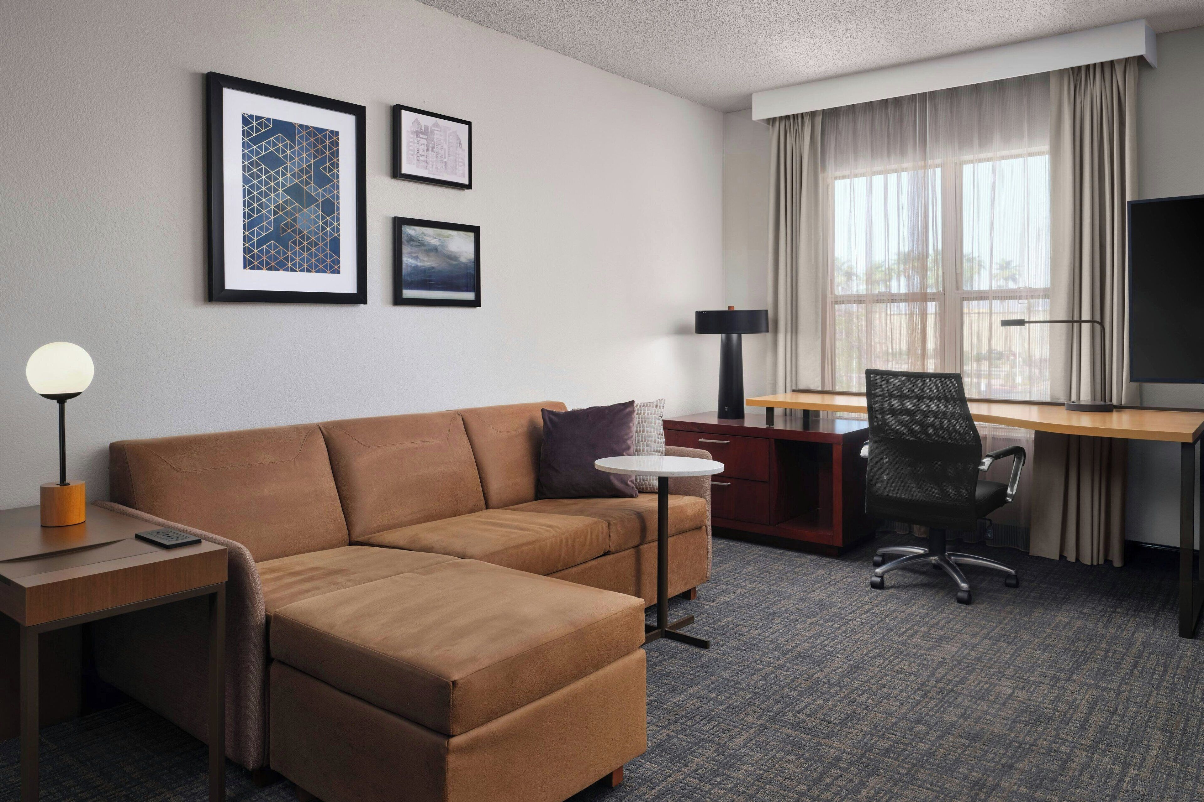 suite, 1 bedroom | living room | 42-inch flat-screen tv with satellite channels, tv