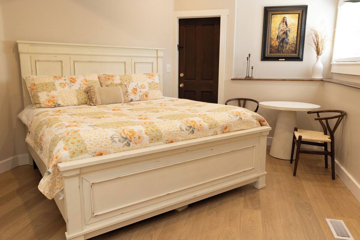 Lodge First Floor | 1 bedroom, premium bedding, desk, iron/ironing board