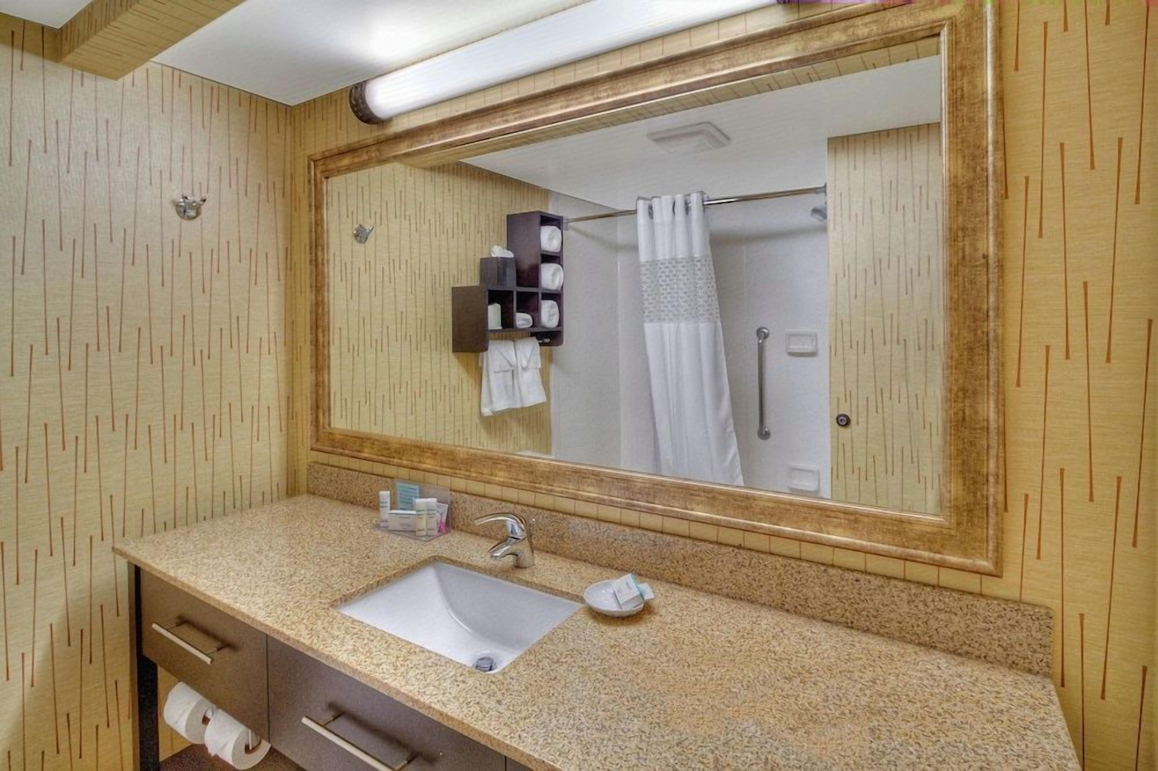 Bagno | Combinazione doccia/vasca, set di cortesia gratuito, asciugacapelli
