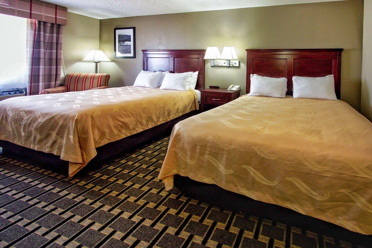 2 Queen Beds, Nonsmoking, Accessible