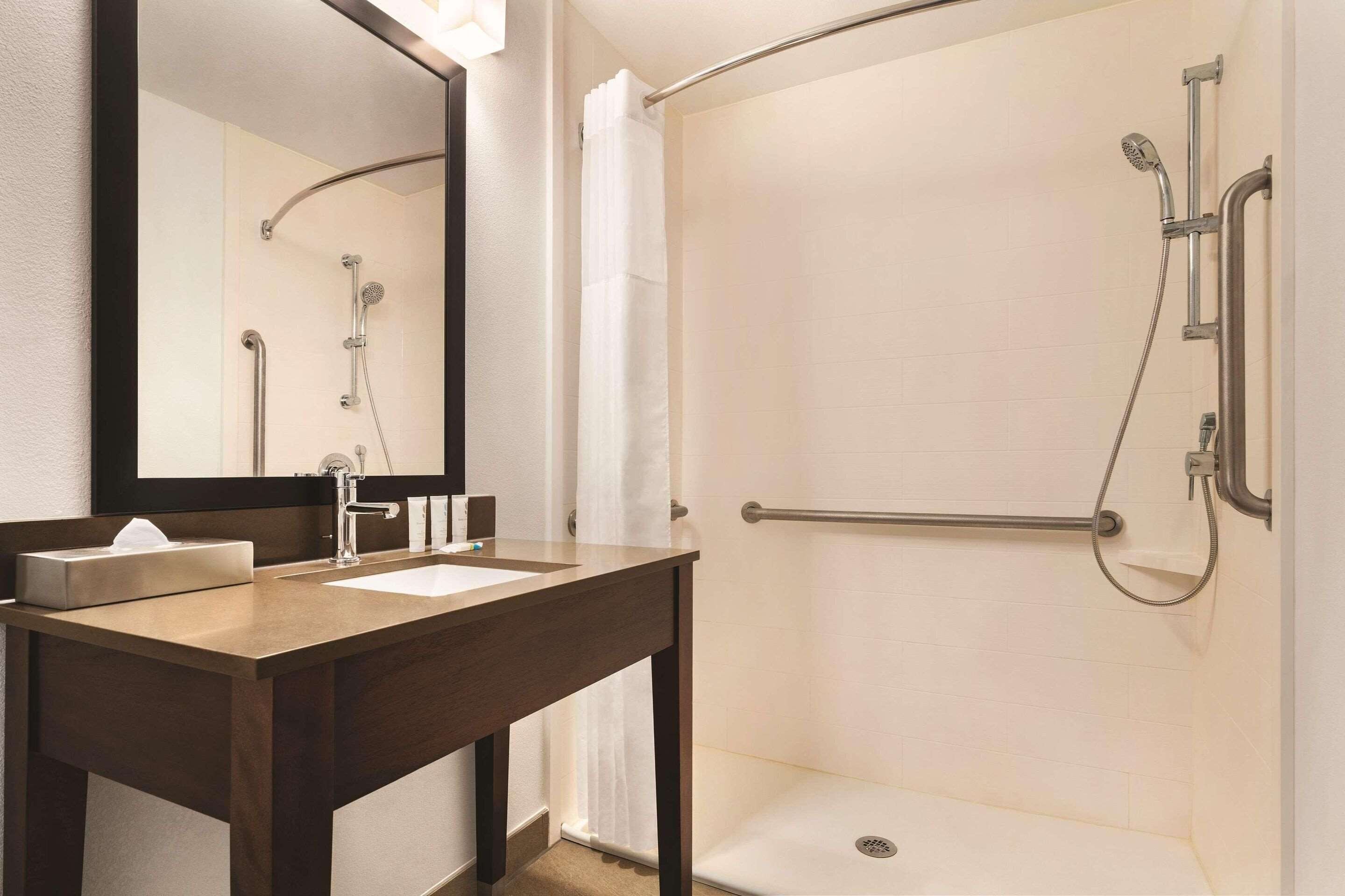 hypo-allergenic bedding, in-room safe, desk, laptop workspace