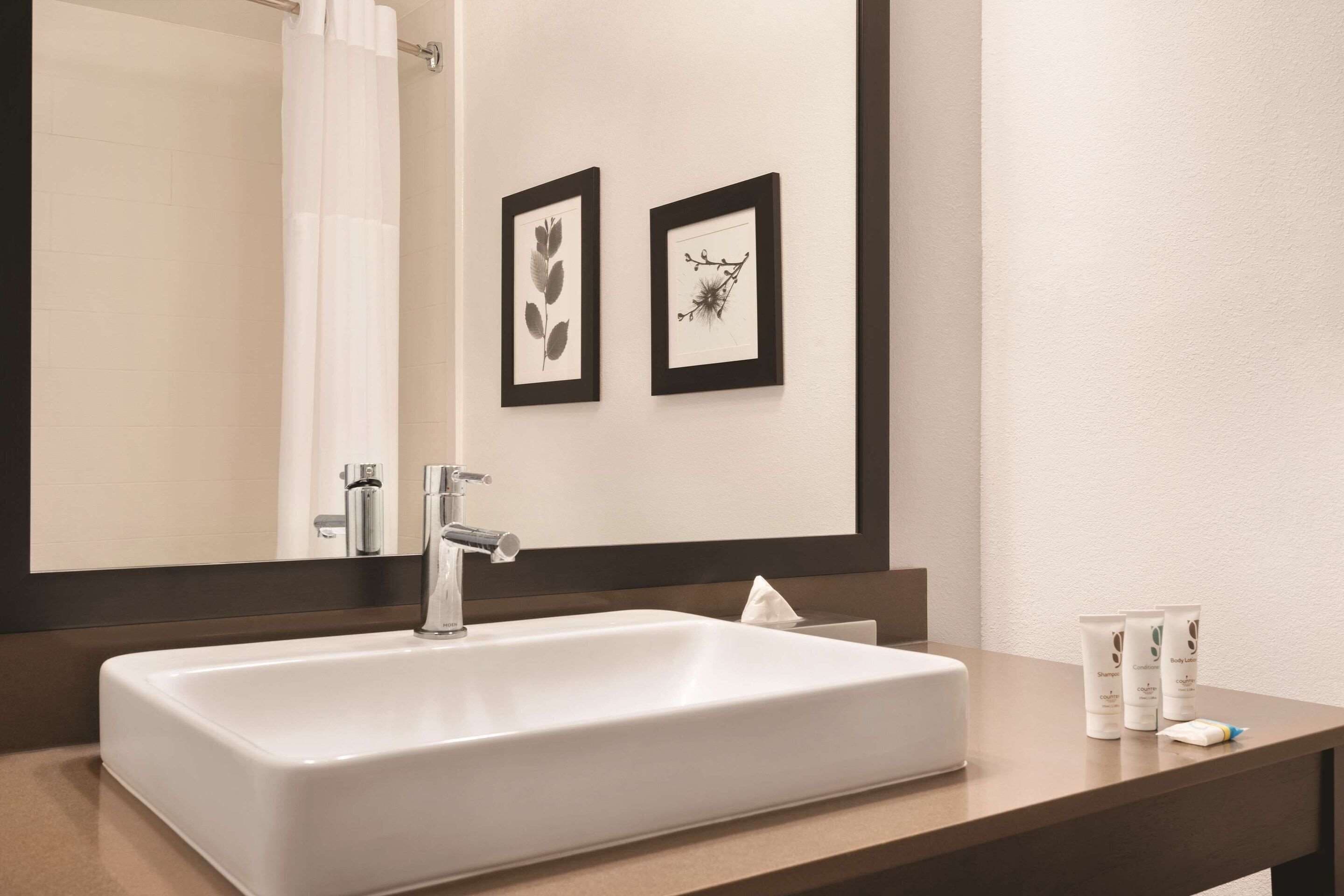 hypo-allergenic bedding, in-room safe, desk, laptop workspace