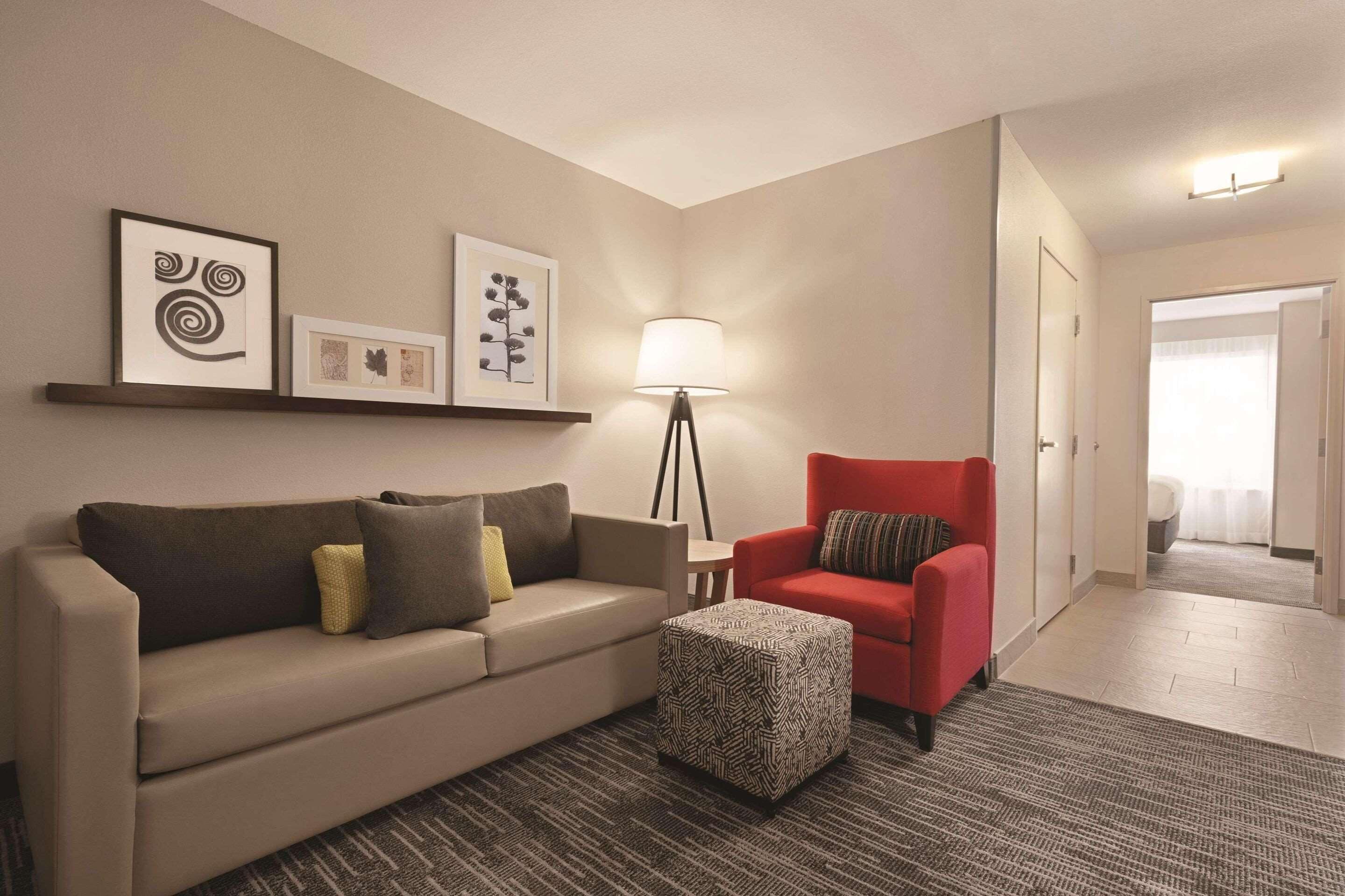 hypo-allergenic bedding, in-room safe, desk, laptop workspace