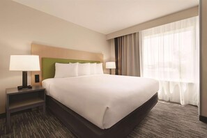 Hypo-allergenic bedding, in-room safe, desk, laptop workspace