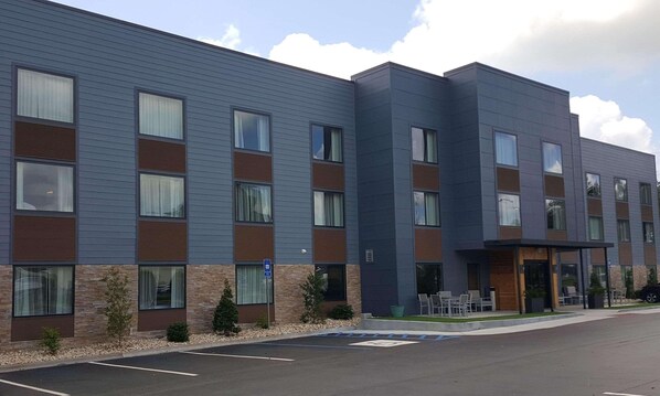 Exterior - Country Inn & Suites by Radisson, Savannah Midtown, GA (Savannah)