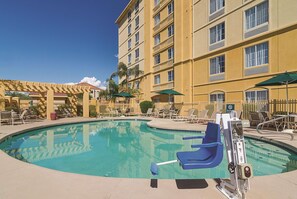 Outdoor pool, pool umbrellas, sun loungers