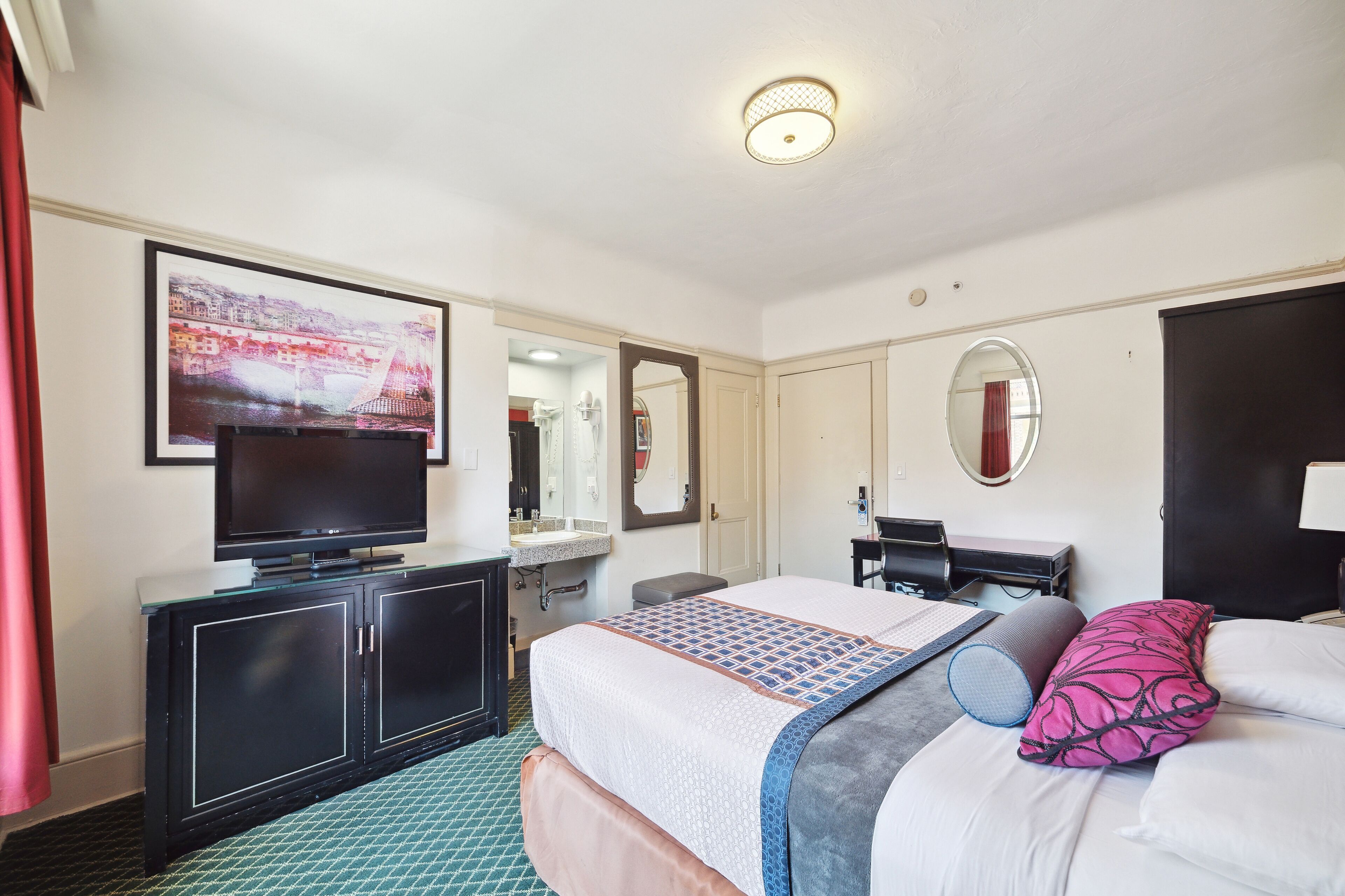 Photo - Union Square Plaza Hotel