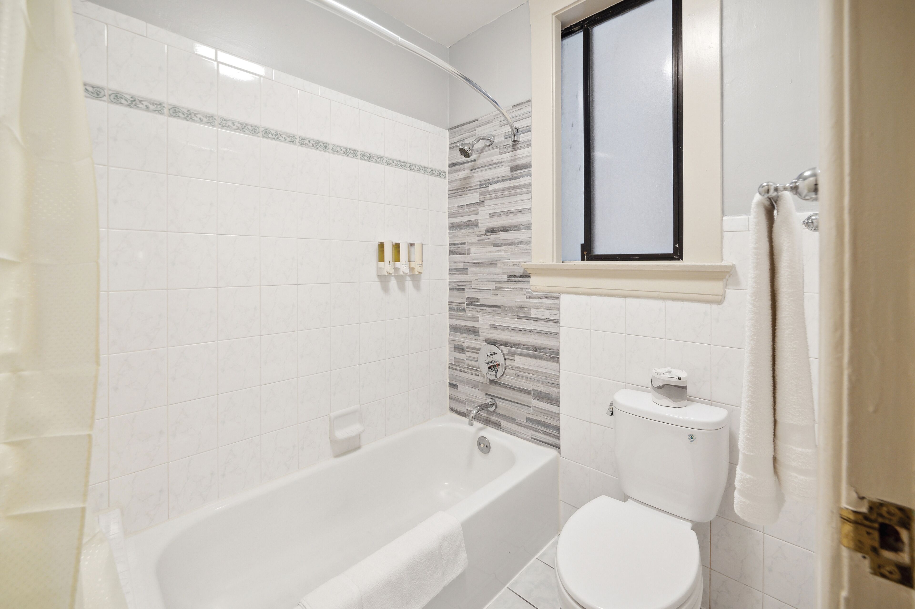 Photo - Union Square Plaza Hotel