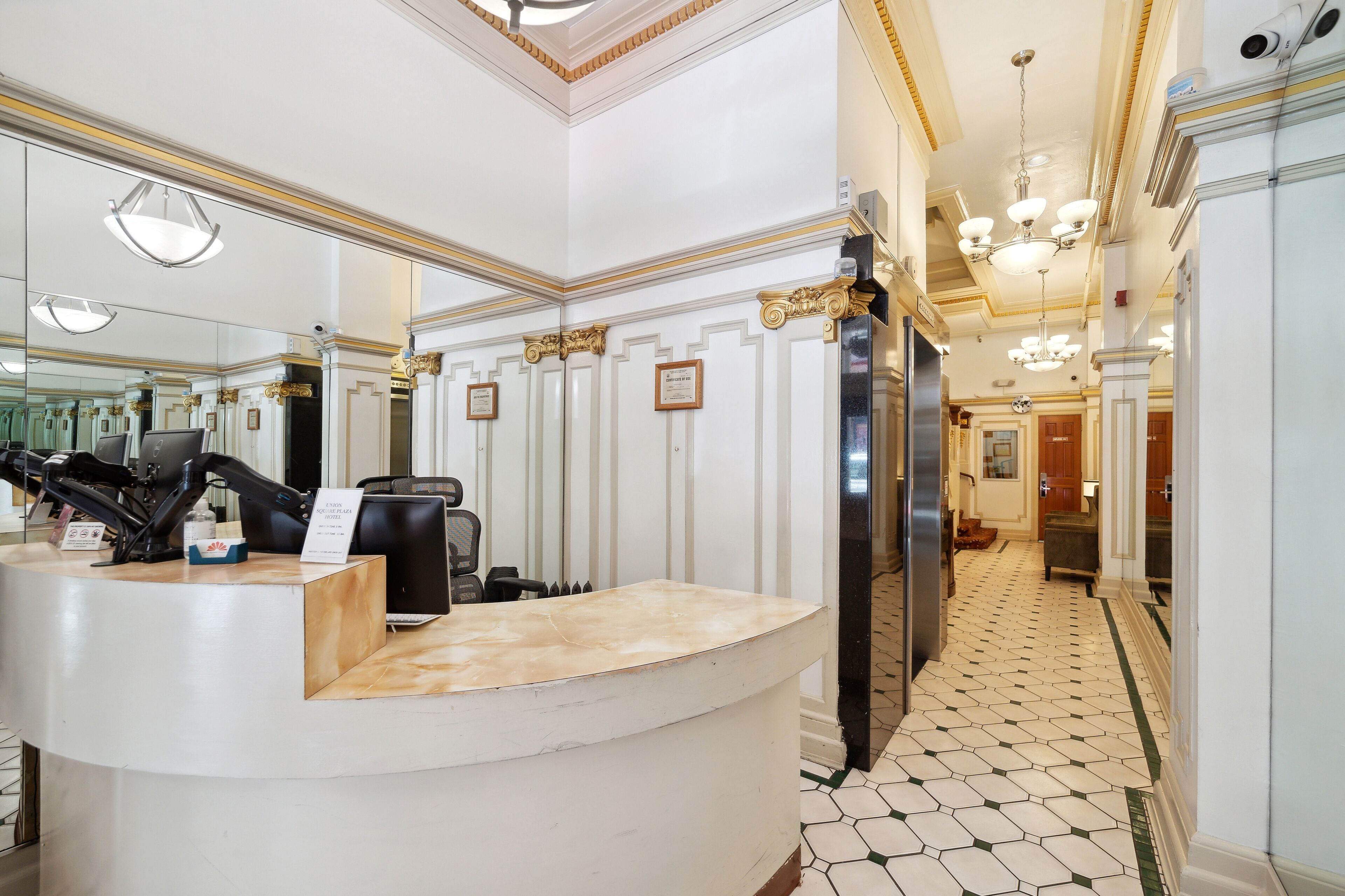 Photo - Union Square Plaza Hotel